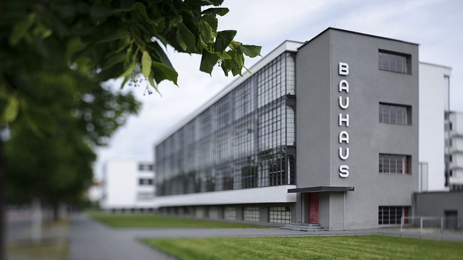 Beyond the Bauhaus myth
