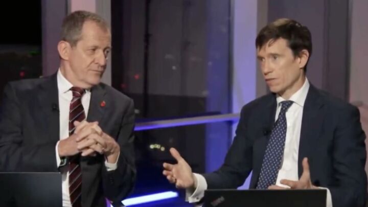The unbelievably hilarious meltdown of the centrists