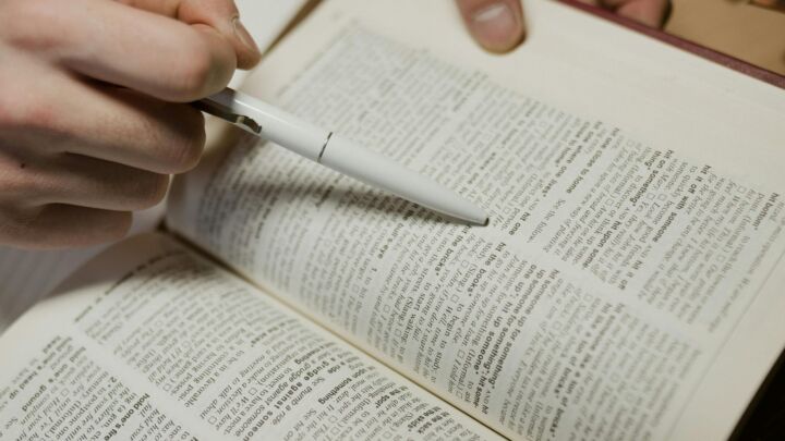 Pedants of the world unite