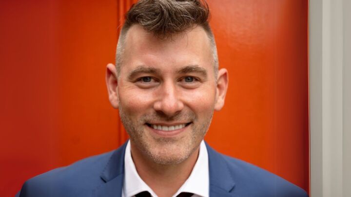 How diversity breeds conformity