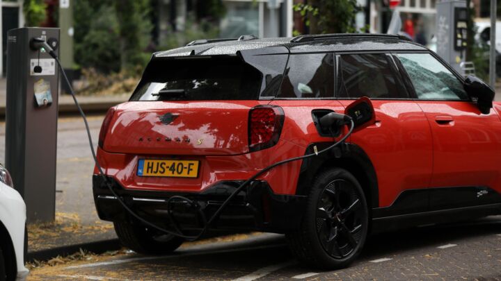 The madness of Canada’s electric-car mandates