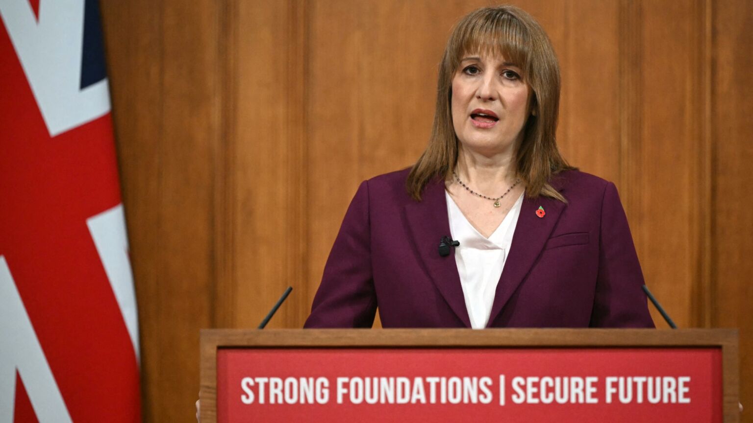 Rachel Reeves has no answer to Britain’s financial mess