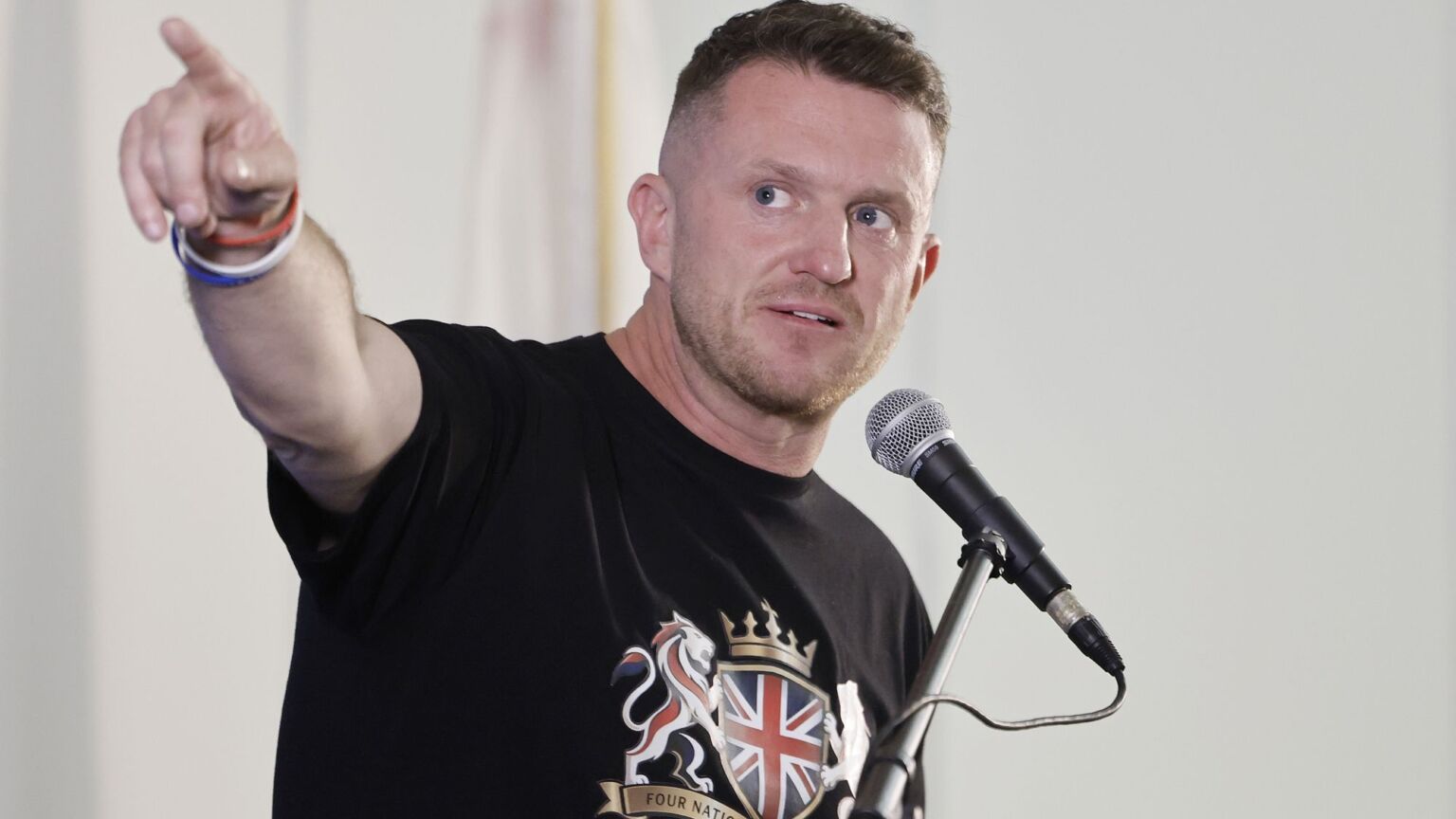 The Oxford Union should not cancel Tommy Robinson